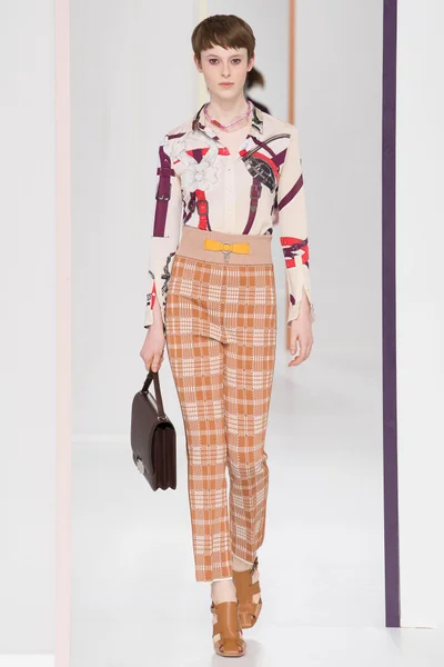 Look 7